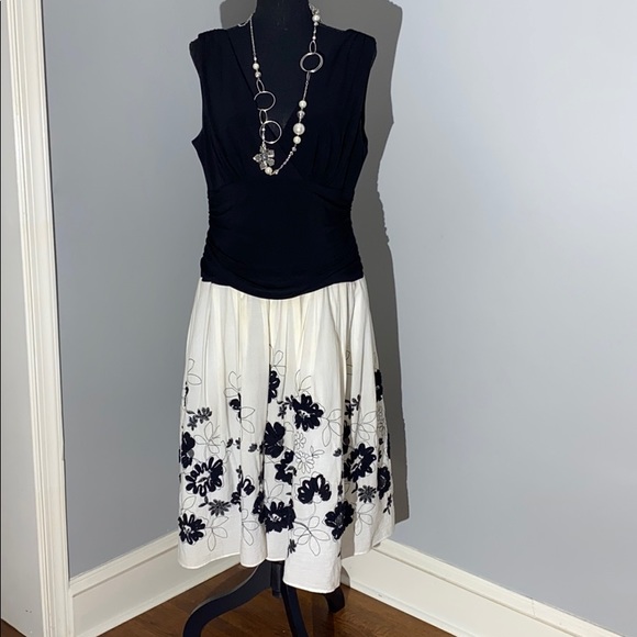 S.L. Fashion - Picture 1 of 8